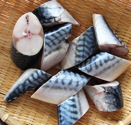 CÁ NỤC KHÚC (THÙNG)